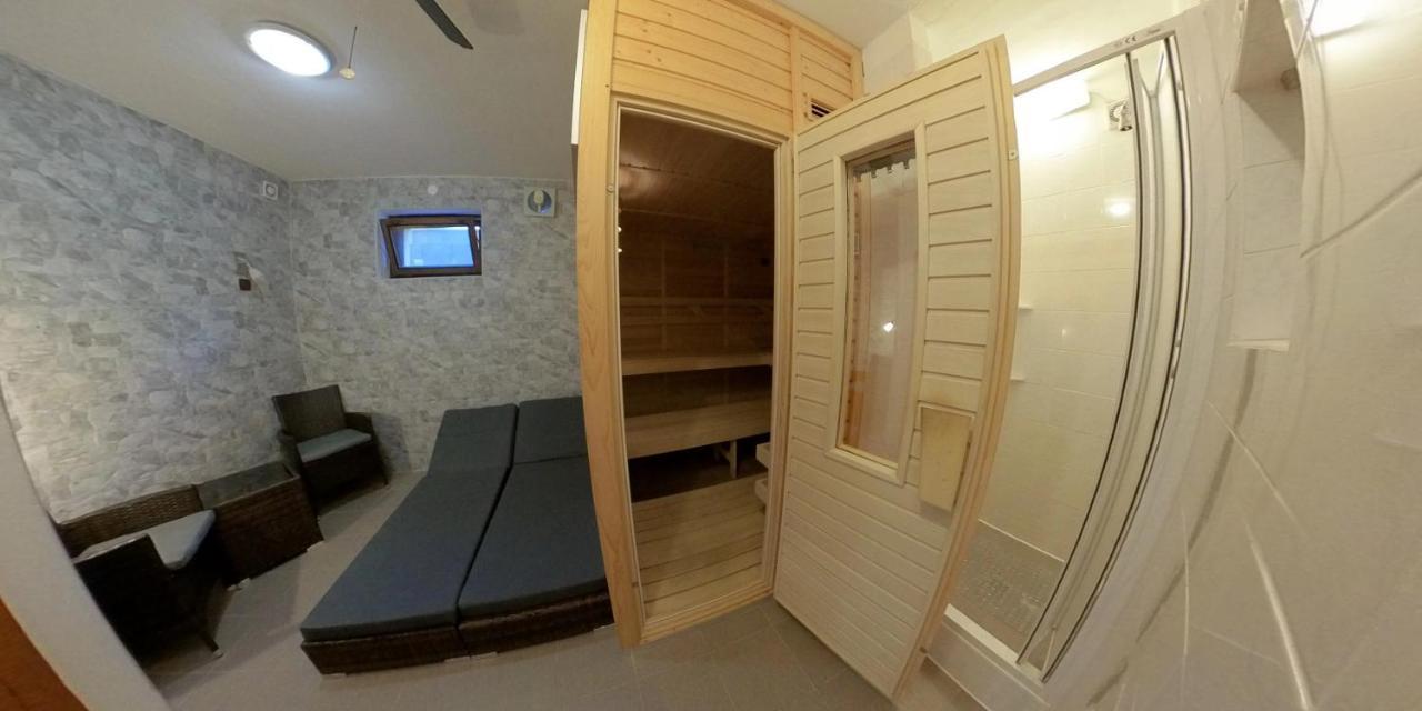 Апартаменты Maxovo Kralovstvi Rovensko pod Troskami Экстерьер фото